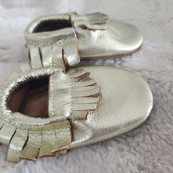 Soft Leather Gold Moccassins,‎ 12-18 months - Picture 2 of 4